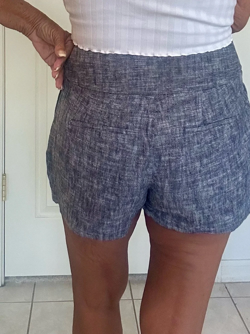 Heathered Navy Blue Linen-Blend Women’s Shorts - the Loft size 2 EXC - Picture 3 of 8